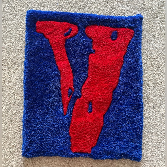 Vlone Rug - Picture 3 of 3